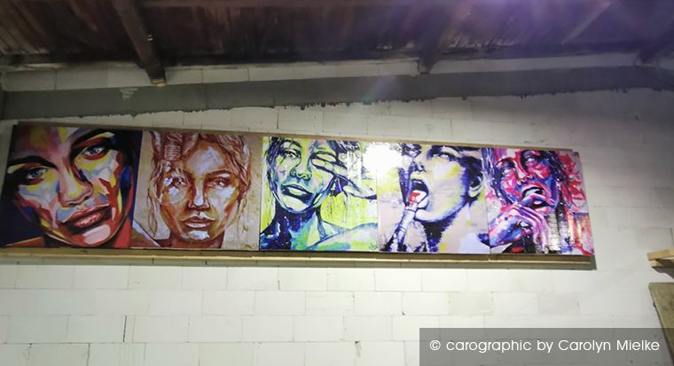 Kunst im Scandale Cottbus, carographic großformatige Gesichter auf Holz, Pop Art Portrait Ausstellung Bunter Bahnhof