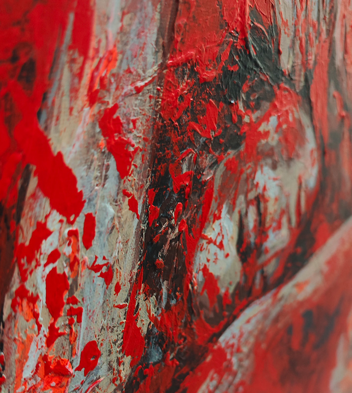 Enja Brandt – Detailansicht einer Acrylmalerei, Aktmalerei Frau in rot von Carolyn Mielke